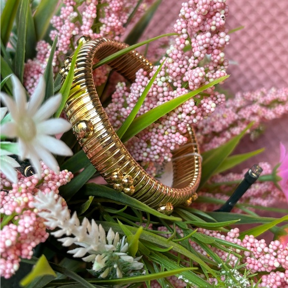 NWT Wilder Bracelet Bracelet Bubble Design Accents Gold Metal - Picture 8 of 9